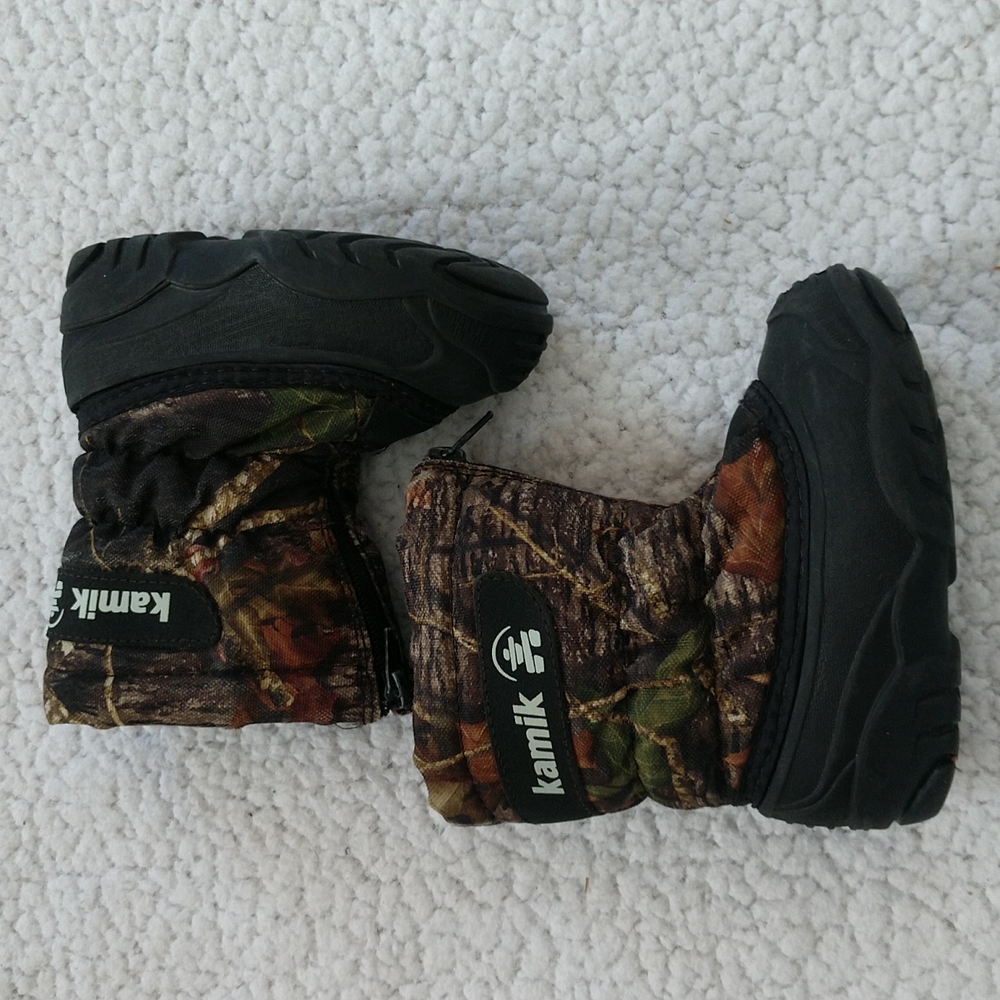 Kids Kamik Camo Front Zip Winter Snow Boots Size 7